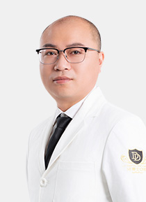 王世成 江阴牙博士口腔总院长